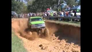 preview picture of video 'Shiloh Ridge Spookfest Mud Bog - Green Tahoe'