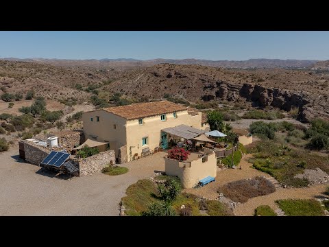 Spanish Property - Beautiful cortijo on a plot of almost 40.000m² with spectacular views