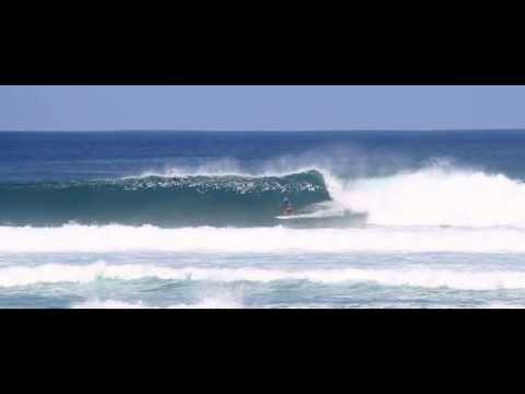 Kelly Slater on long wave North Shore