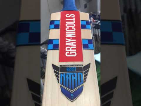 English Willow Standard Handle Gray-Nicolls Legend Edition Cricket Bat