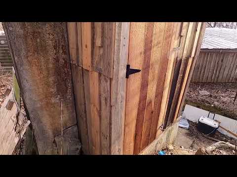 Making A Smoke House Out of Pallets