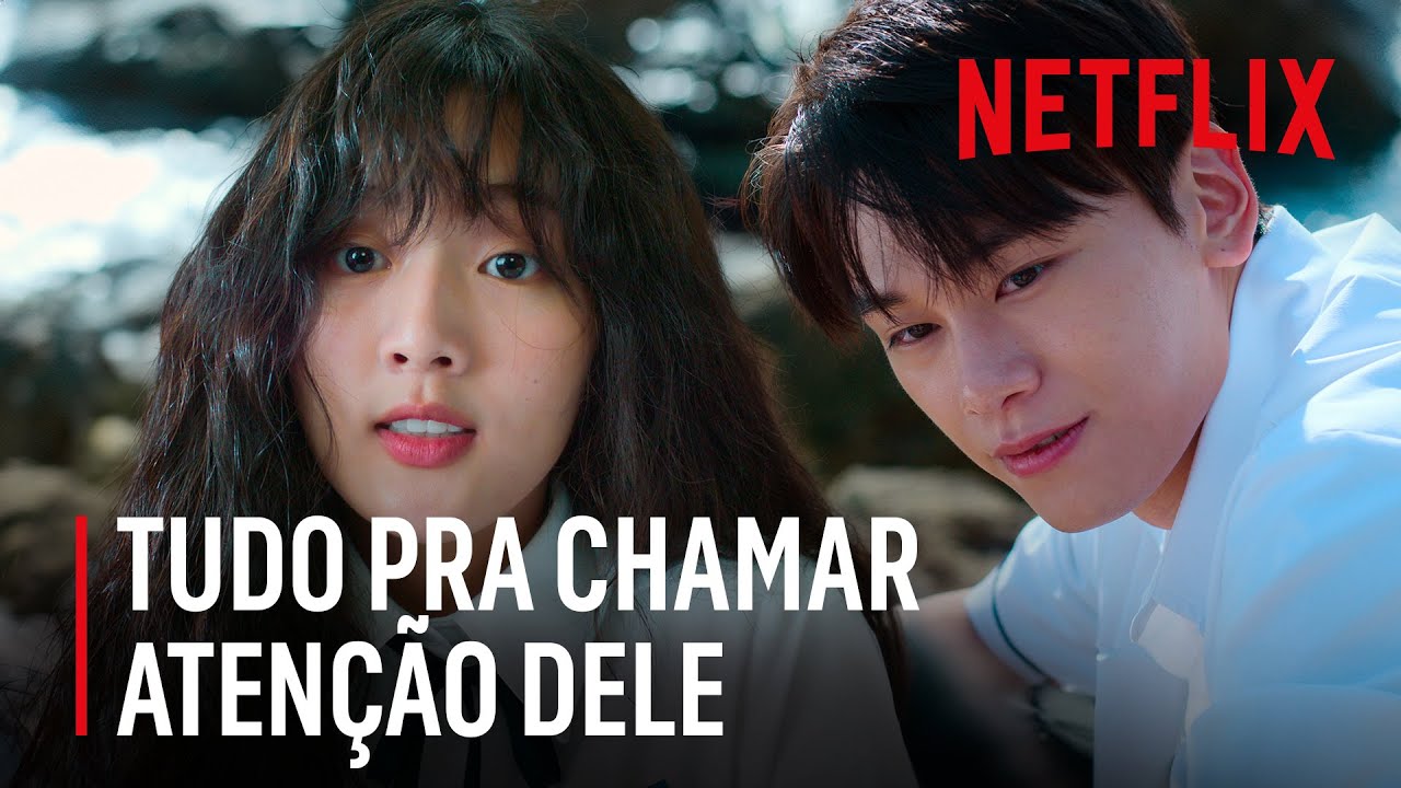 Tentando muito chamar a atenção DELE (e não conseguindo) | Amor Enrolado | Netflix Brasil
