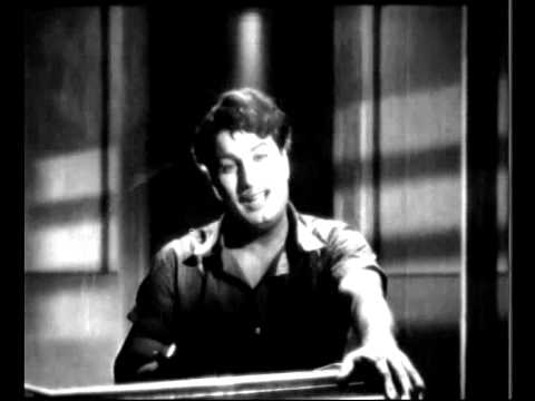 Andavan Ulagathin HD Song