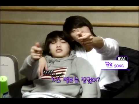 120302 B1A4 Sesame player song