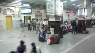 preview picture of video 'Inde 2011 : En gare de Gwalior'