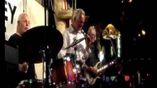 Bobby Bell and the Dominoes 2.wmv