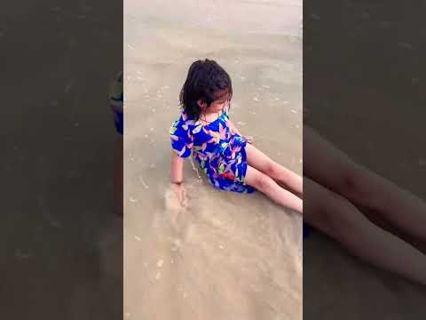 Ojasvi n beach p Bhut masti ki#trendingshorts#viral#cute#goa#beach#beachvibes#kidsvideos#ojasvityagi