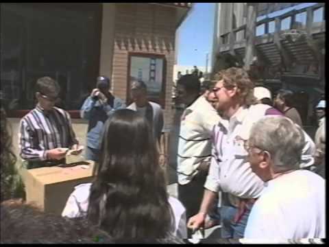 Rod-the-Hop throws Three-Card Monte with Bob Arno