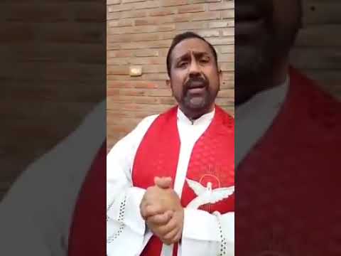 Padre Ignacio Peries - bendición del pan en el día de San Cayetano para tener salud, trabajo y paz.