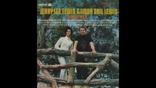 Linda Gail Lewis - Smile, Somebody Loves You