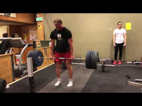 200 kg x 11 reps marklyft