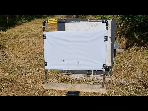 La semplice prova della carta per settare il sistema arco-freccia