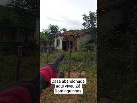 casa abandonada,aqui viveu o forrozeiro Zé Dominguinhos, fazenda xixá, município de Jacaraci Bahia