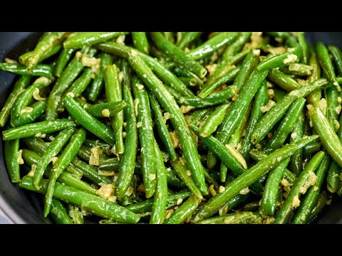 Easy Sauteed Green Beans (10 Minute Recipe!)
