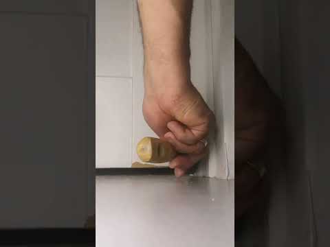 Naprawa uszkodzonej ościeżnicy - zrób to sam