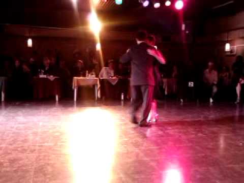  Lida Mantovani  and  Cristhian Sosa  are  dancing  to  the  milonga  "  La Milonga De Buenos Aires  "