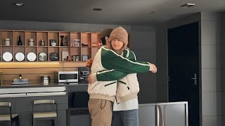 Download lagu Millions of Fans Shocked! Jungkook's Latest Hug Video Post Causes a Stir! mp3