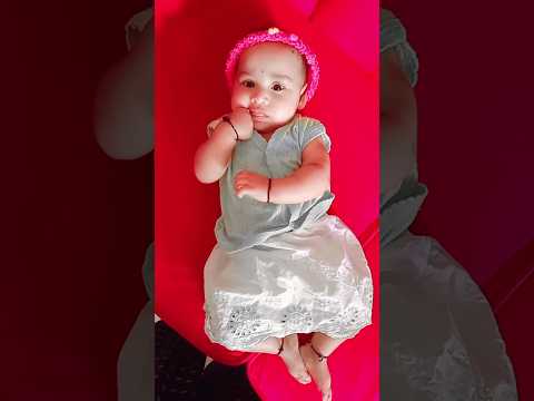naysha is giving a pose #familyvideo #baby #babyfood #cute #babynutrition #naysha
