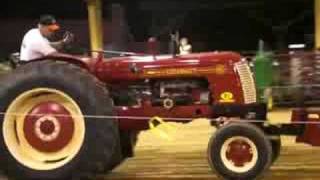 preview picture of video 'Peach State Antique Tractor Pull SEPT 08'