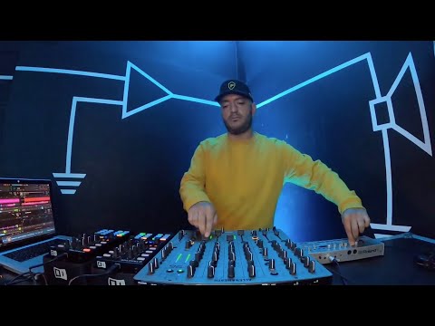 Sonomaquina (303 Live) at Turntable Dealer / Circuito Futuro.