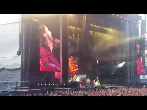 Foo Fighters Gothenburg 2015 / Dave returns with broken leg / Under Pressure / The Return Of Dave