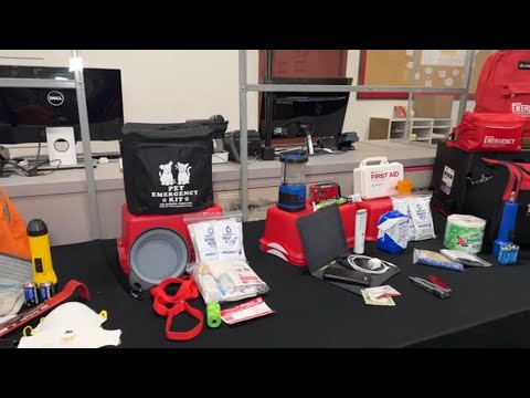 Here are the key items to keep in your earthquake emergency kit