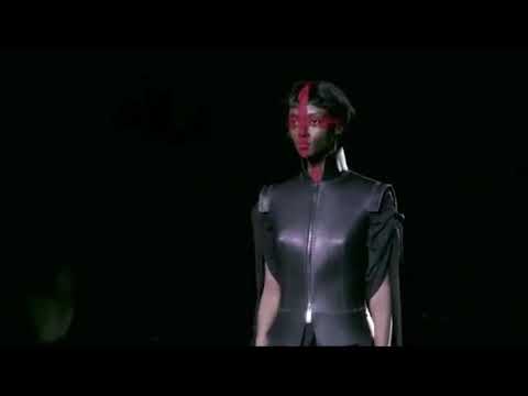 Gareth Pugh autumn winter 2015-16 fashion show