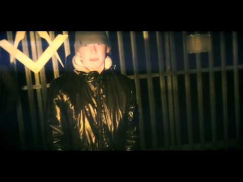 Briggz - Strap Rhymes Ft. Sneeki (D-Struction) [Official Music Video]
