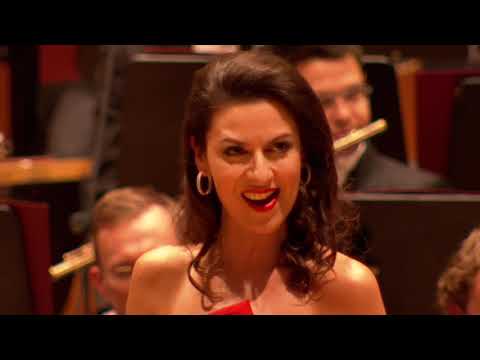 Chen Reiss sings Franz Lehár: "Meine Lippen, sie küssen so heiß"