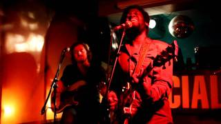 Michael Kiwanuka - &#39;Worry Walks Beside Me&#39; Live@ The Social
