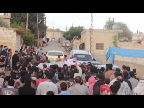 تشييع الملازم أول عماد الحمود قائد كتيبة الربيع العربي في لواء فرسان الحق في بلدة مورك في ريف حماة