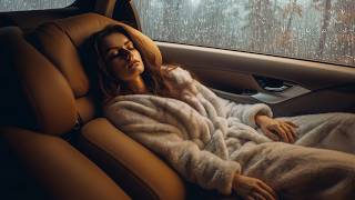 Tempo chuvoso lá fora, puro conforto na sua cama | Chuva no teto do carro para dormir