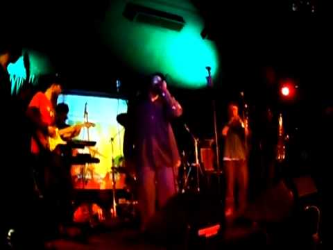 Earl 16 and The Roots Defenders- Man Next Door