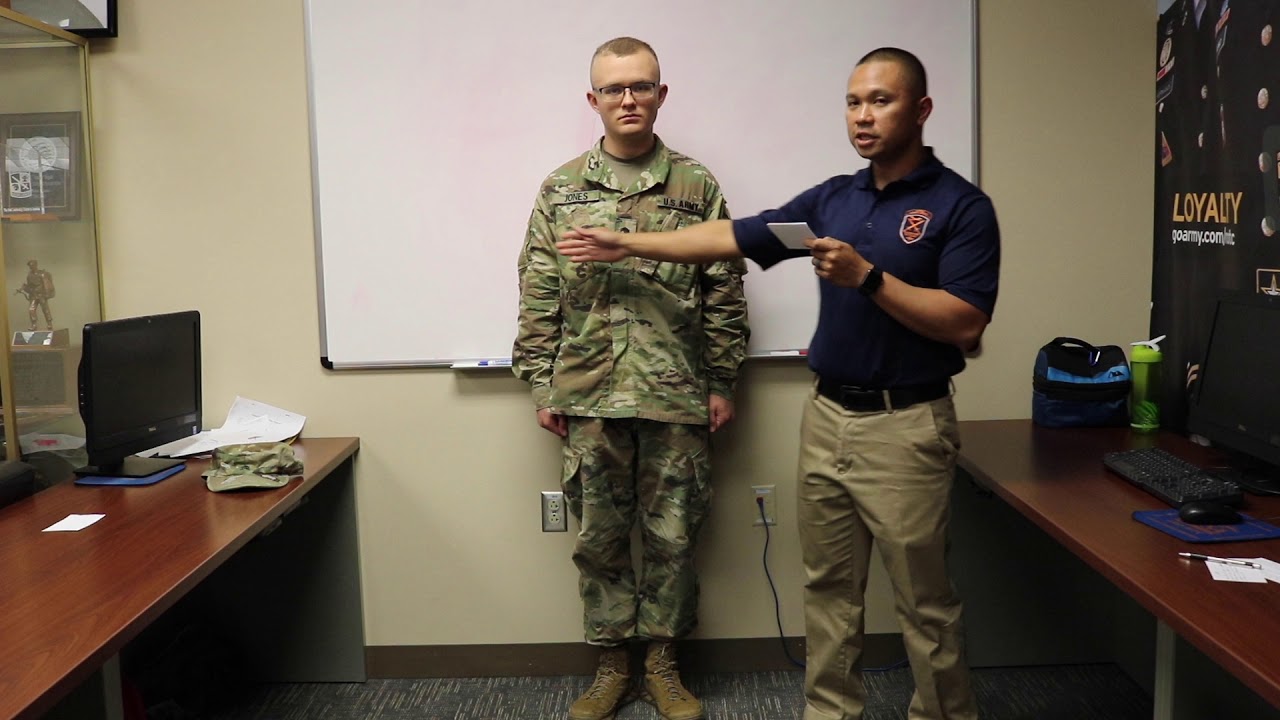 What is the standard military uniform? Tipseri