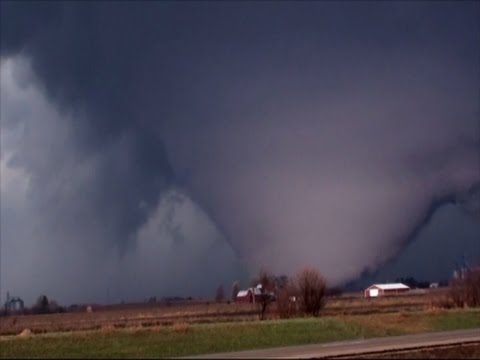 Raw: Deadly Tornado Strikes Illinois