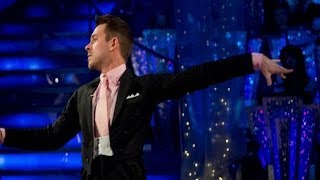 Ashley Taylor Dawson &amp; Ola dance the Waltz to &#39;I Will Always Love You&#39; - Strictly Come Dancing - BBC