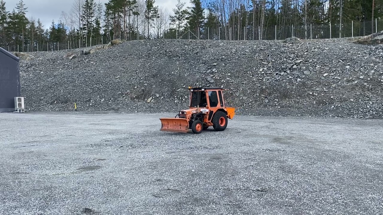 KUBOTA L 245 DT PS -  - Manuell - Light Red - 1983