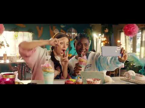 Stefania wordt verrast met Gouden Film voor MISFIT: THE SWITCH | NFF