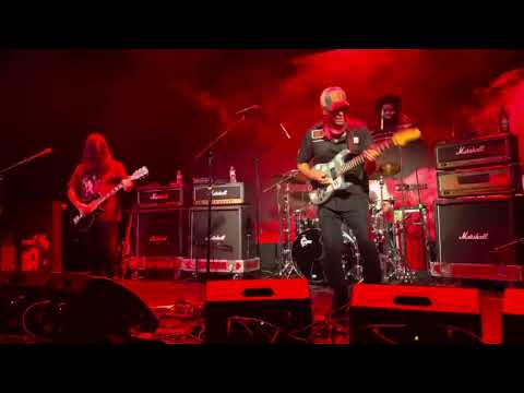 Tom Morello & Friends - Rage Against the Machine Medley