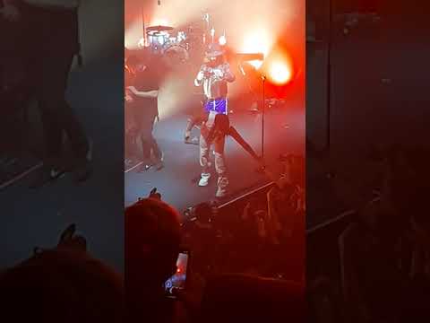 genesis owusu Sydney the floor broke enmore theatre