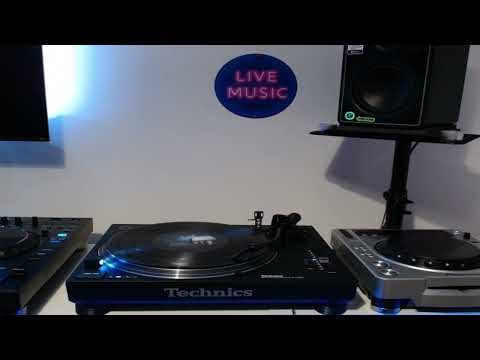 Scott Brown & Gillian Tennant - Hold Me (Eruption Mix)