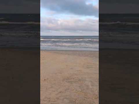 Praia do Pinhal no Rio Grande do Sul. Nas praias gaúchas a área de areia é larga, mas a água é fria.