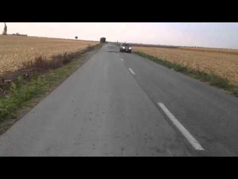 Drumul Iratoşu-Dorobanţi, proaspăt reparat, e spart ca un câmp de luptă! (2)