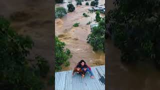 Download lagu Suasana terjebak saat banjir bandang terjadi#s mp3 Download lagu Suasana terjebak saat banjir bandang terjadi#s mp3