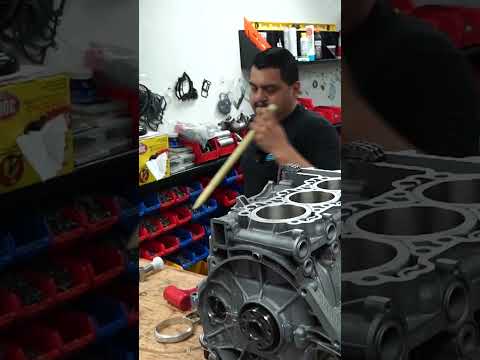 Installing Piston #6 on a Porsche 997.1 | Full Rod, Pin & Circlip Process