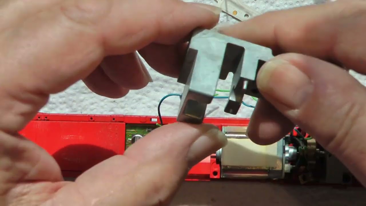 Wolfgangs Märklin Modellbahn Cargo Sprinter bekommt Sound und Fernlicht