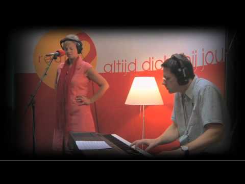 Barbara Dex in de Radio 2-studio