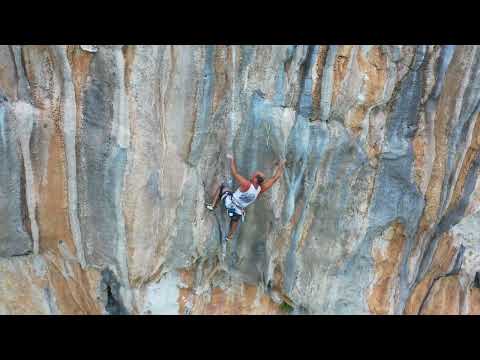 Skliros Theos, Babala