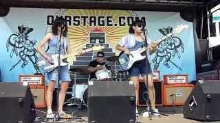 Vic and Gab - &quot;Walls&quot; Live at Warped Tour