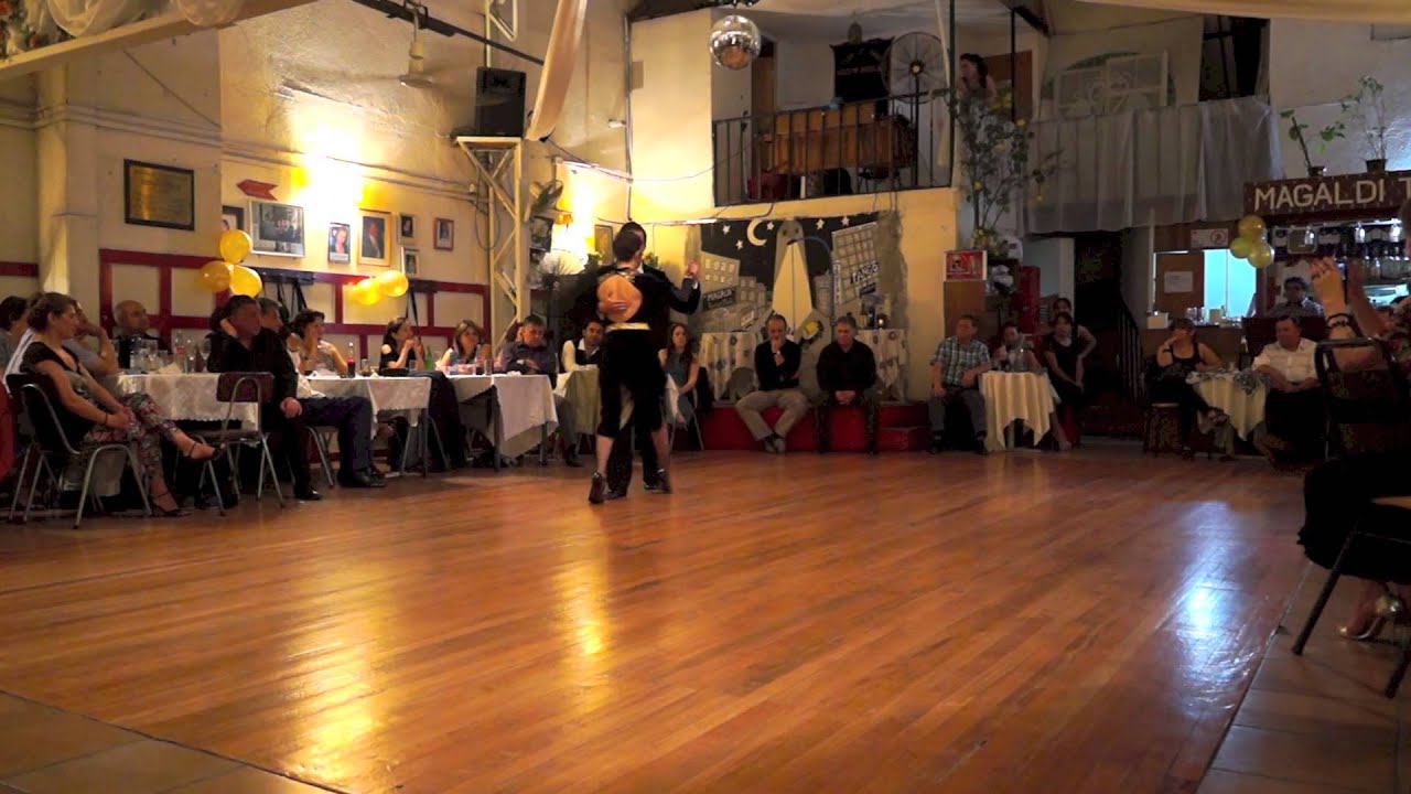 Belén Martinez Niko Carambas - La Serenata